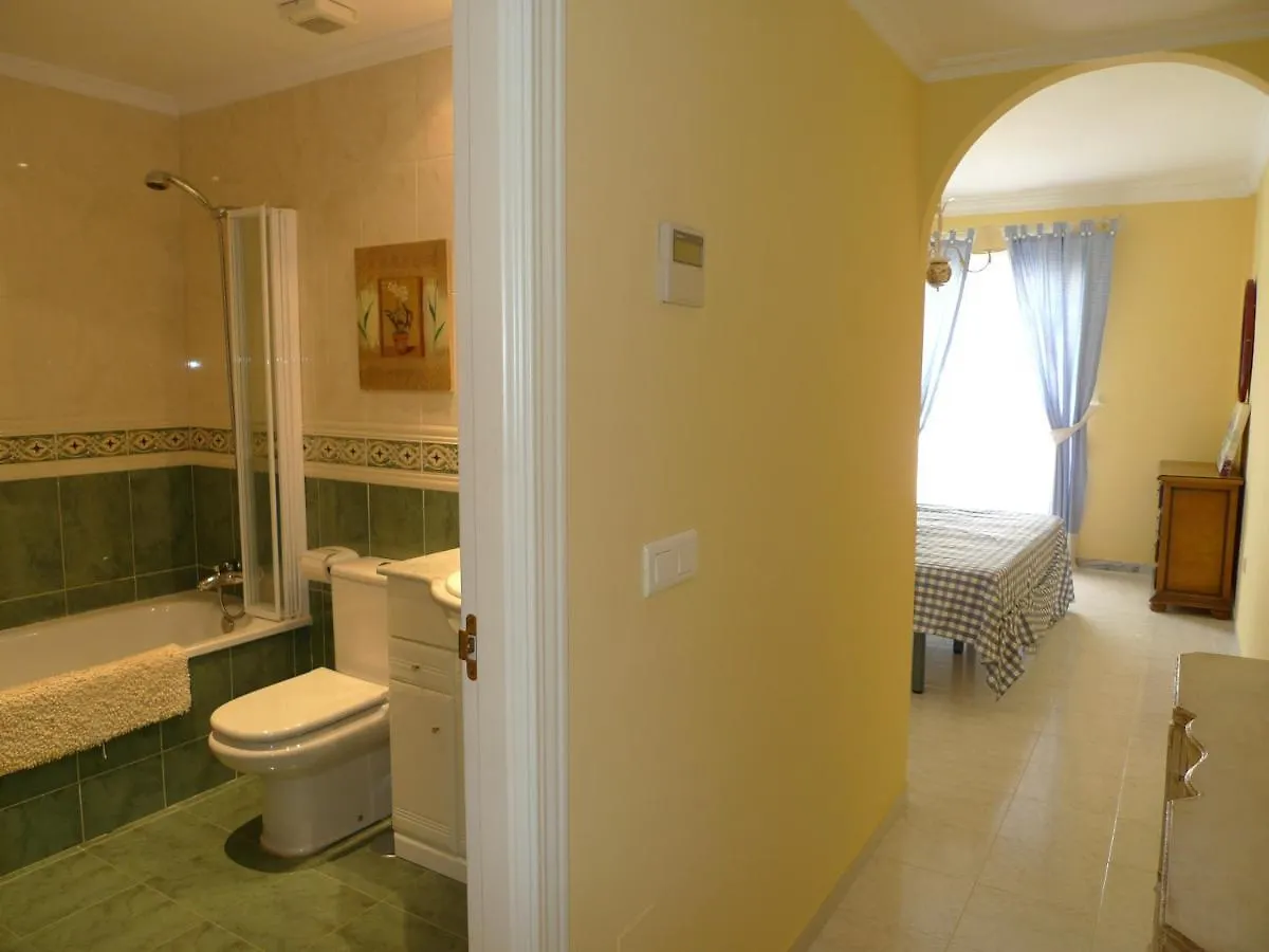 Torrox Costa Beachfront Apartment 0*,