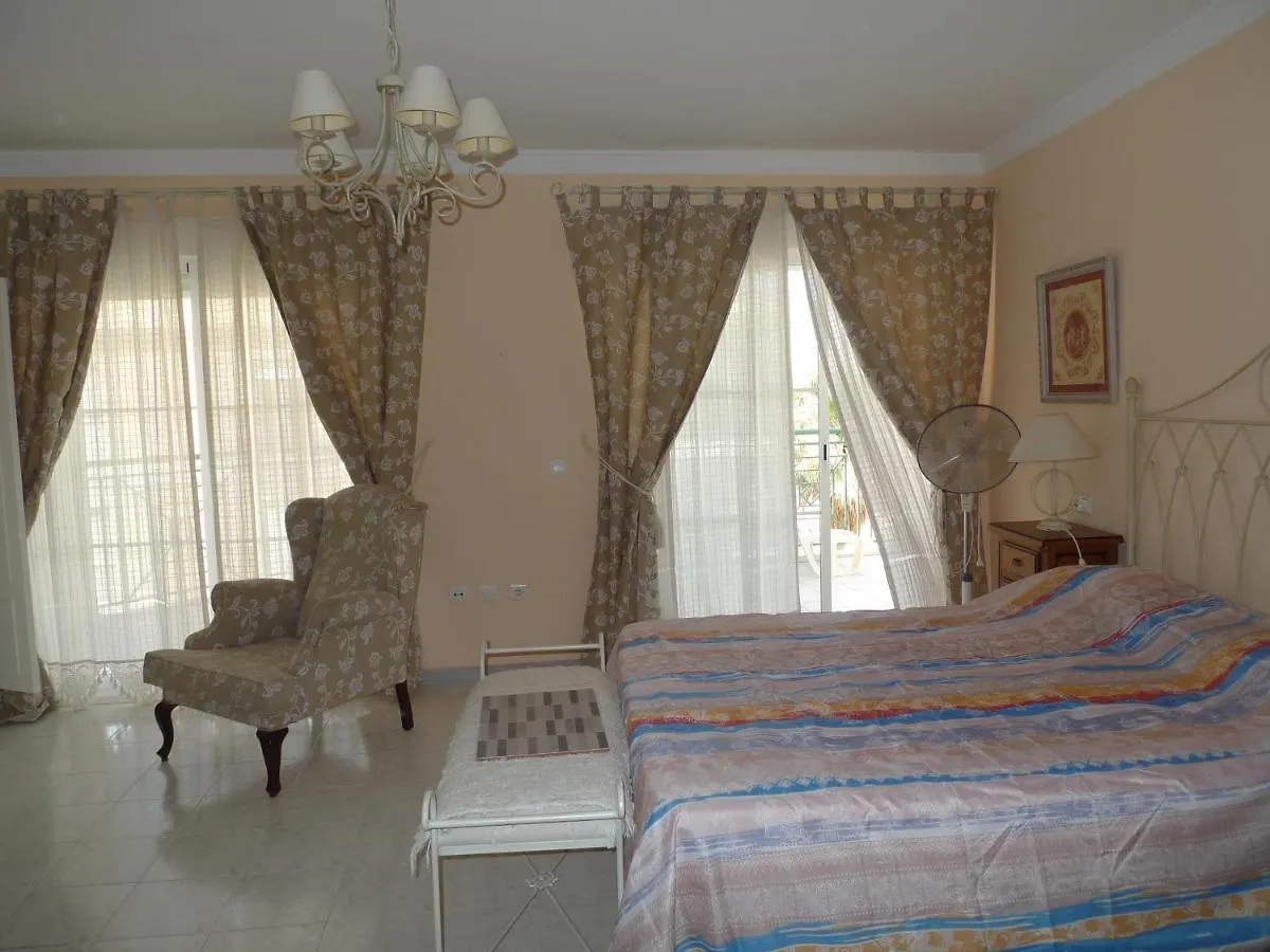 Torrox Costa Beachfront Apartment 0*,