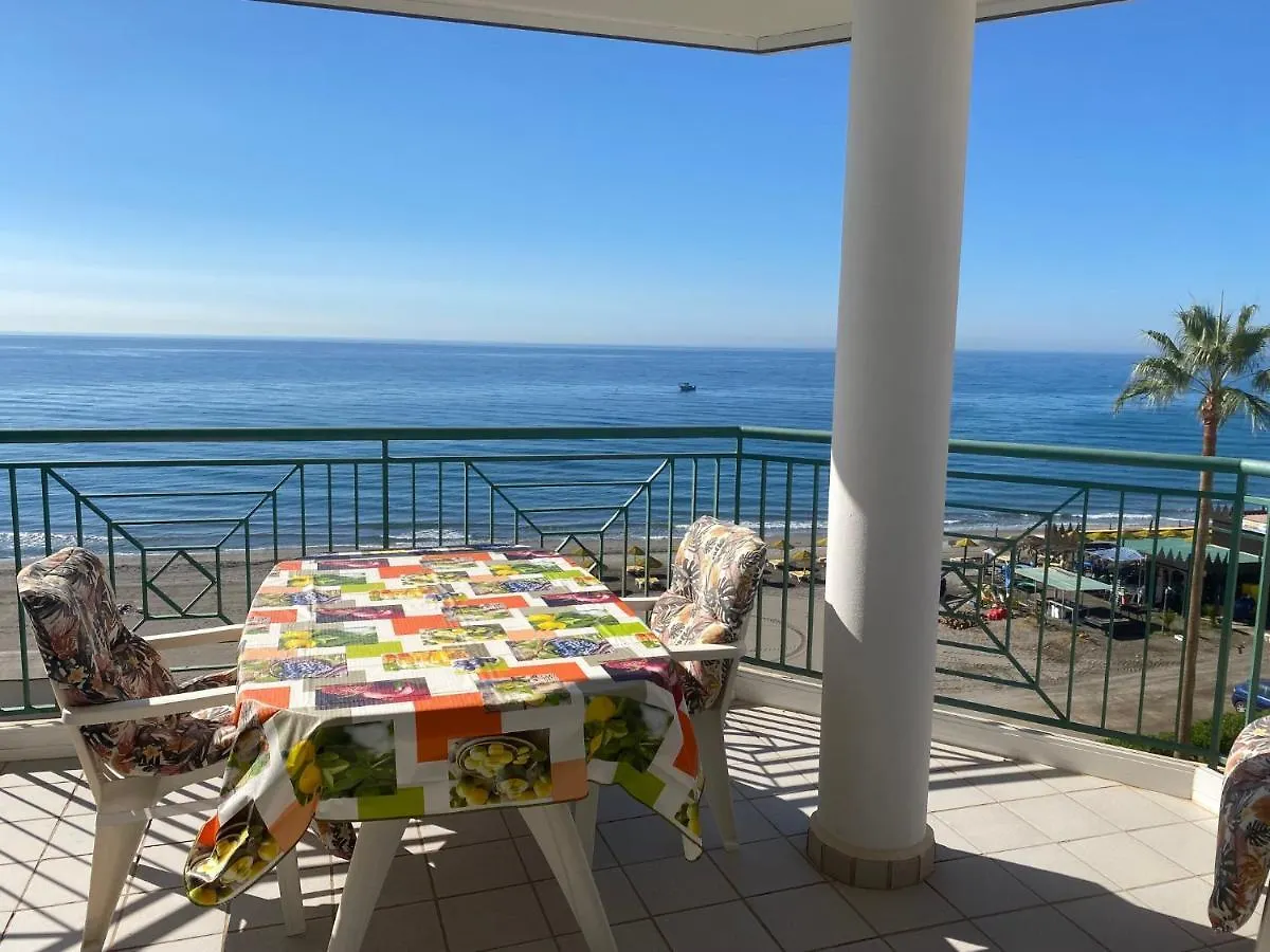 Torrox Costa Beachfront Apartment 0*,